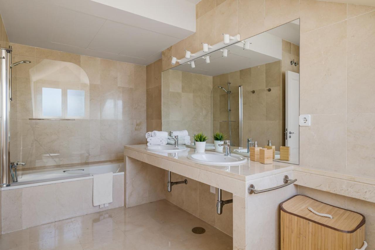 Apartment Luxury Penhouse, Marina - Located In An Exclusive Island Of The Marina
